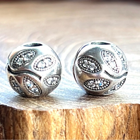 Pandora Retired Sterling Silver Sparkling Leaves Clips with Clear CZ - 791416CZ💎 - Picture 1 of 5